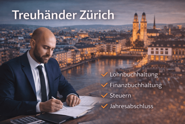 Ein Bild, das Mann, Anzug, Text, Kleidung enthält.